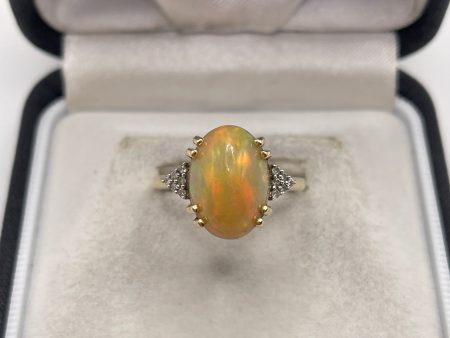 14ct gold opal and diamond ring Online now