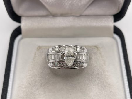 14ct white gold 2ct diamond cluster ring Sale